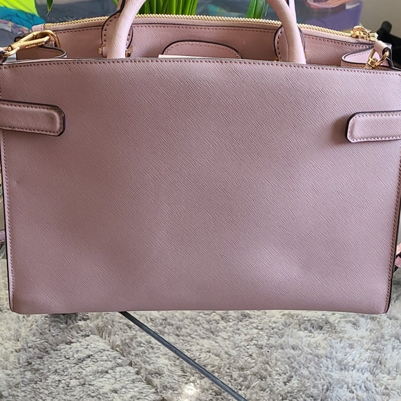 Michael Kors EUC Pink Purse - Picture 3 of 8